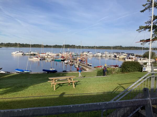 7AB7AC31-8724-4F6D-A32D-245F044BB7F5